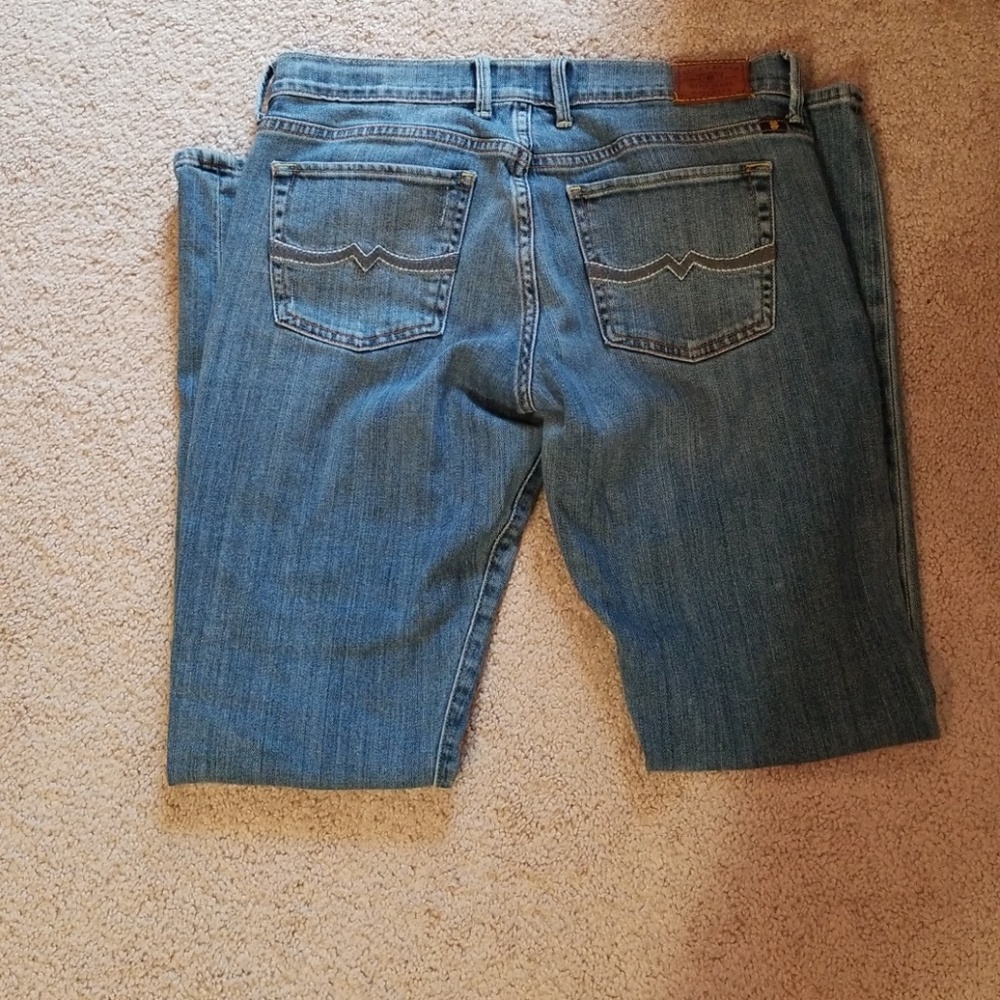 Lucky Jean's